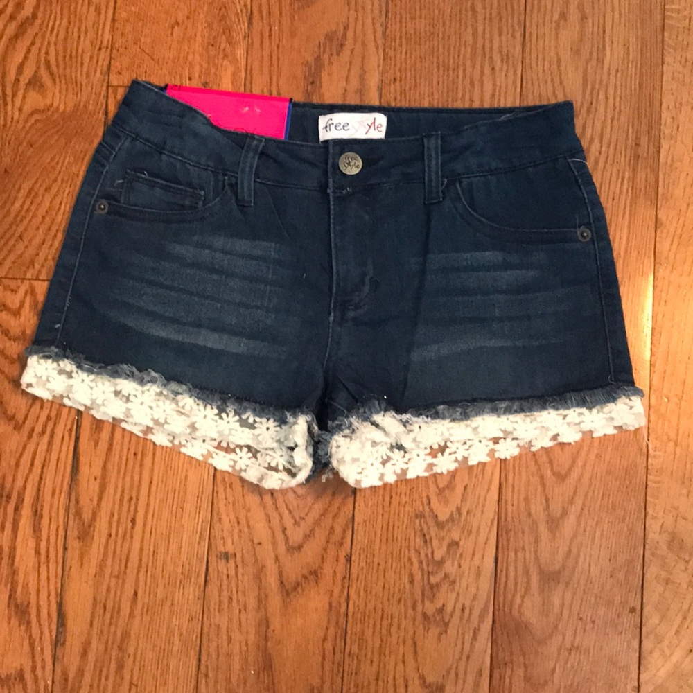 Girls size 12 free style jean shorts.